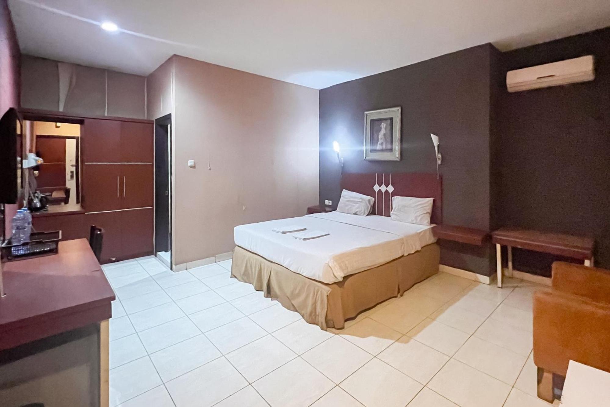 Urbanview Trisula Hotel Makasar Zewnętrze zdjęcie