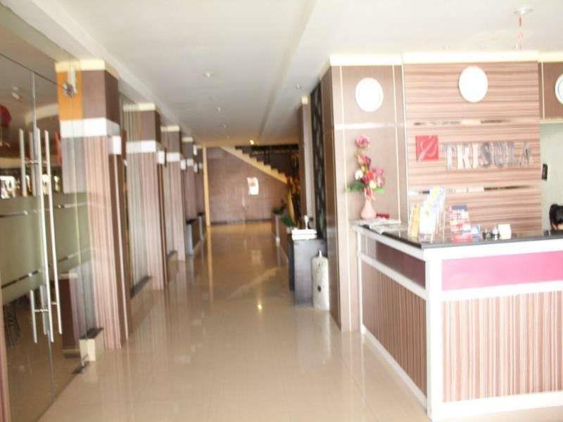 Urbanview Trisula Hotel Makasar Zewnętrze zdjęcie