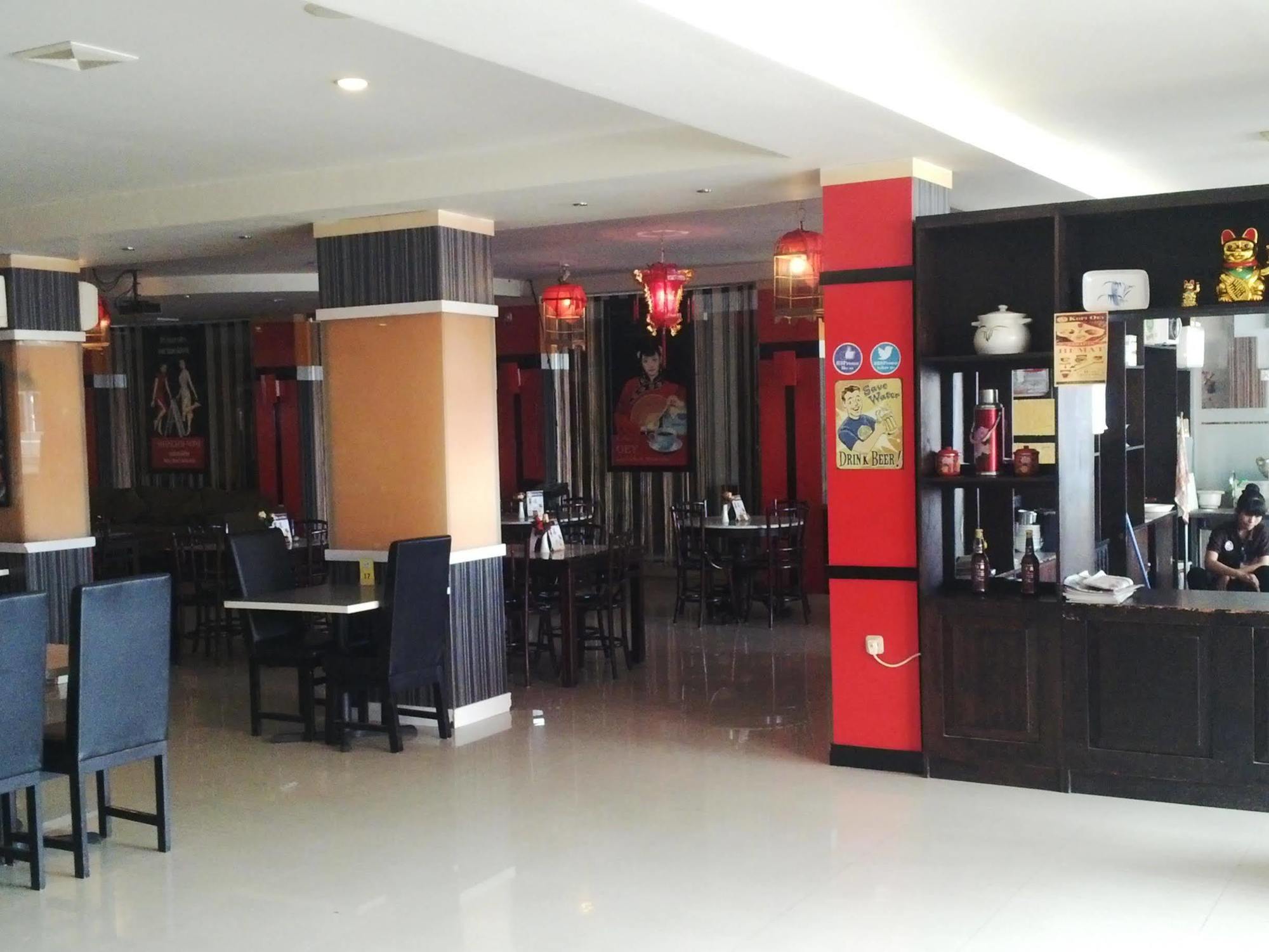 Urbanview Trisula Hotel Makasar Zewnętrze zdjęcie